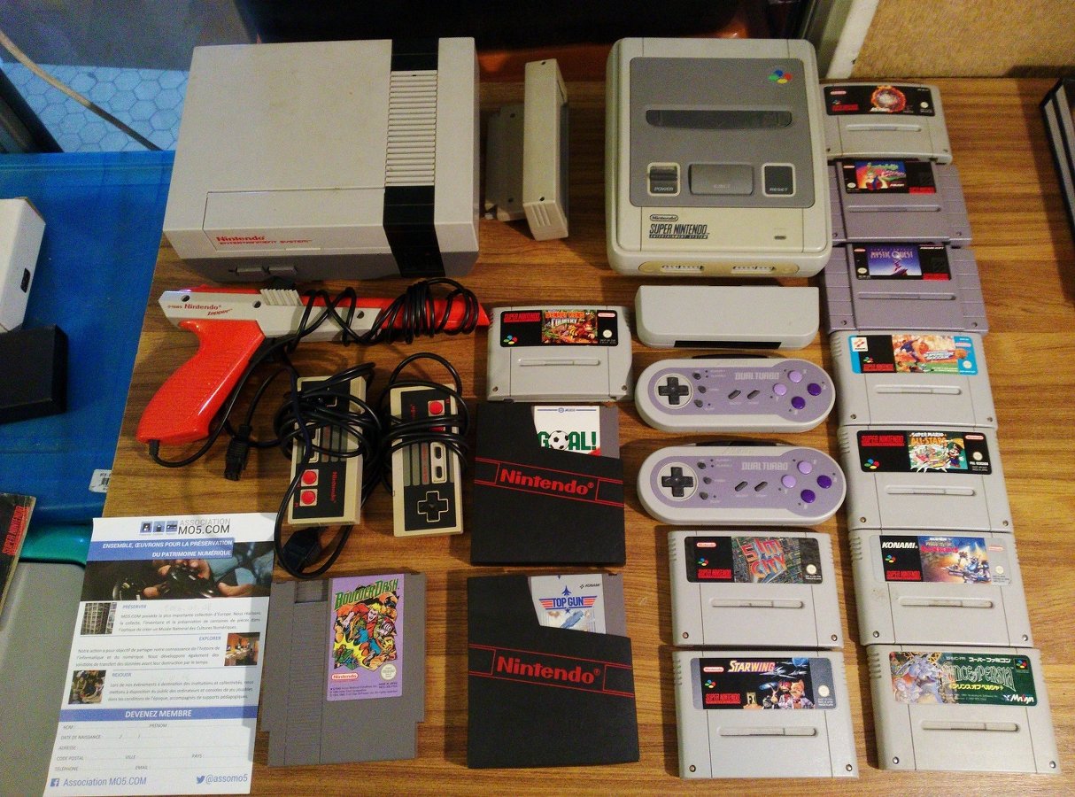 Consoles Nintendo et PlayStation du don de CBL